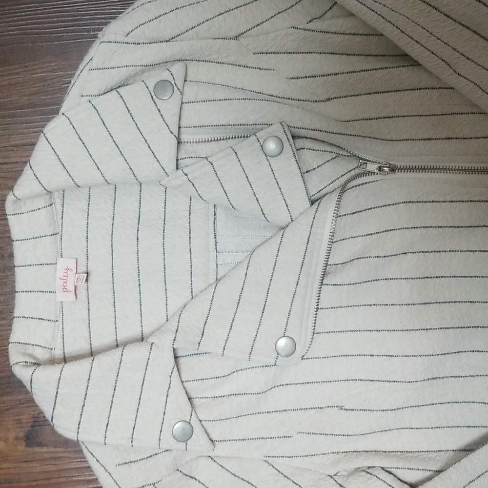 Womans jacket - Picture 3 of 4